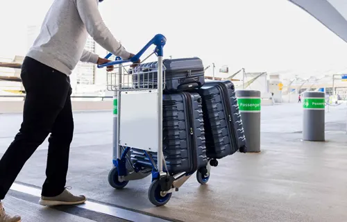 Come utilizzare il carrello portabagagli in aeroporto